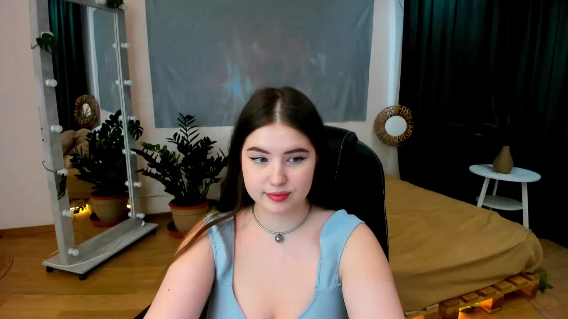 Gallery image thumbnail from AdmireMyEyes's myfreecams stream on, 06/05/2024, 09:24 image 8 of 20