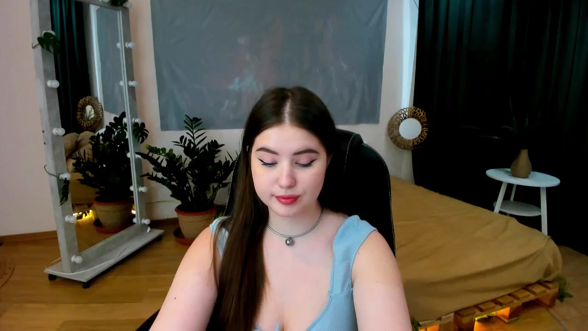 Gallery image thumbnail from AdmireMyEyes's myfreecams stream on, 06/05/2024, 09:24 image 4 of 20