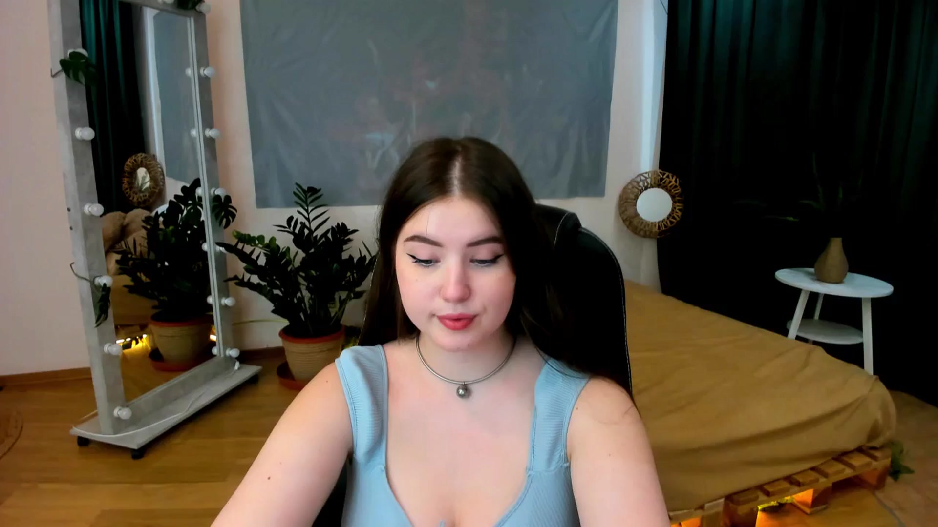 Gallery image thumbnail from AdmireMyEyes's myfreecams stream on, 06/05/2024, 09:24 image 1 of 20
