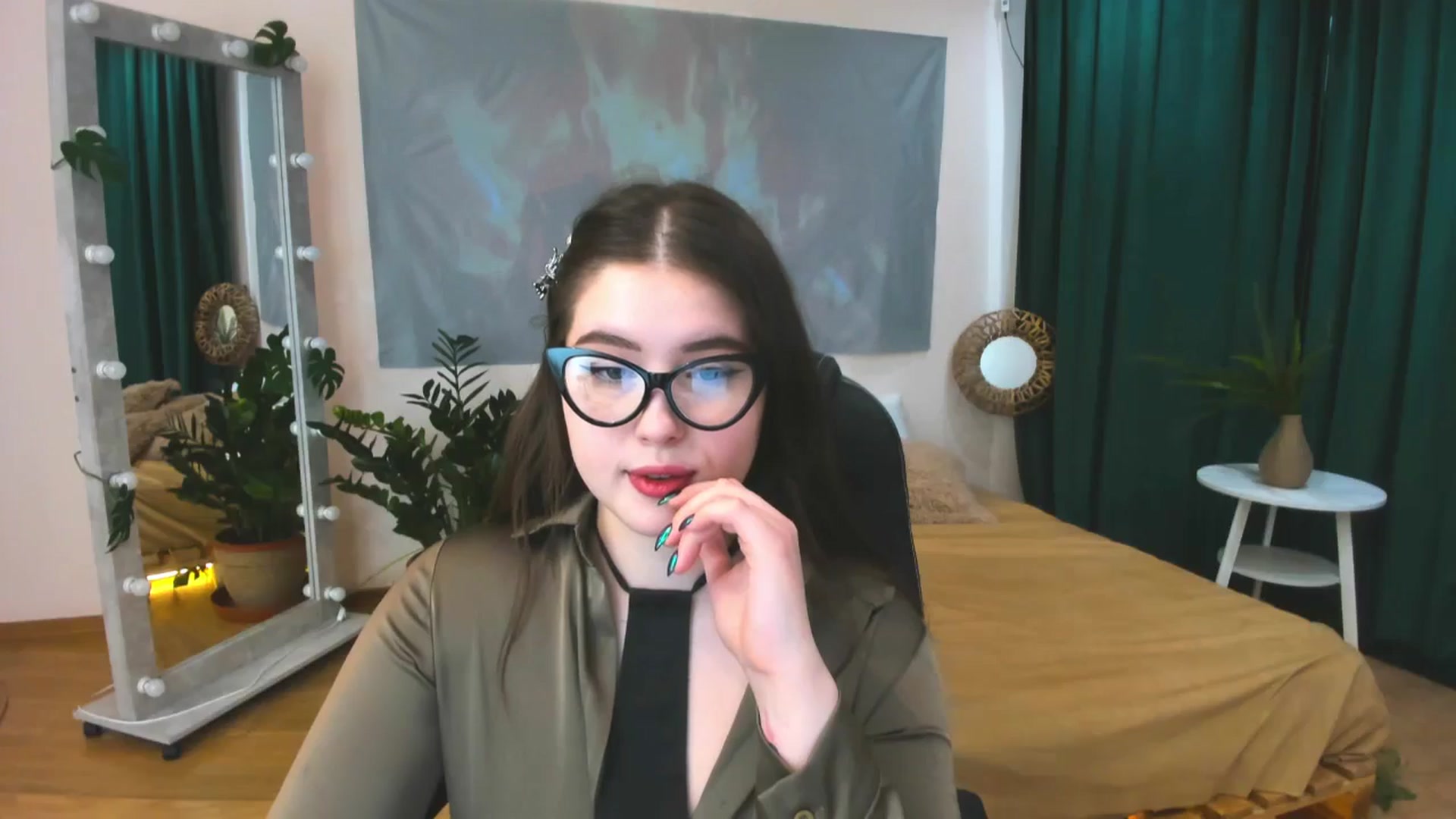 Gallery image thumbnail from AdmireMyEyes's myfreecams stream on, 06/06/2024, 07:04 image 15 of 20