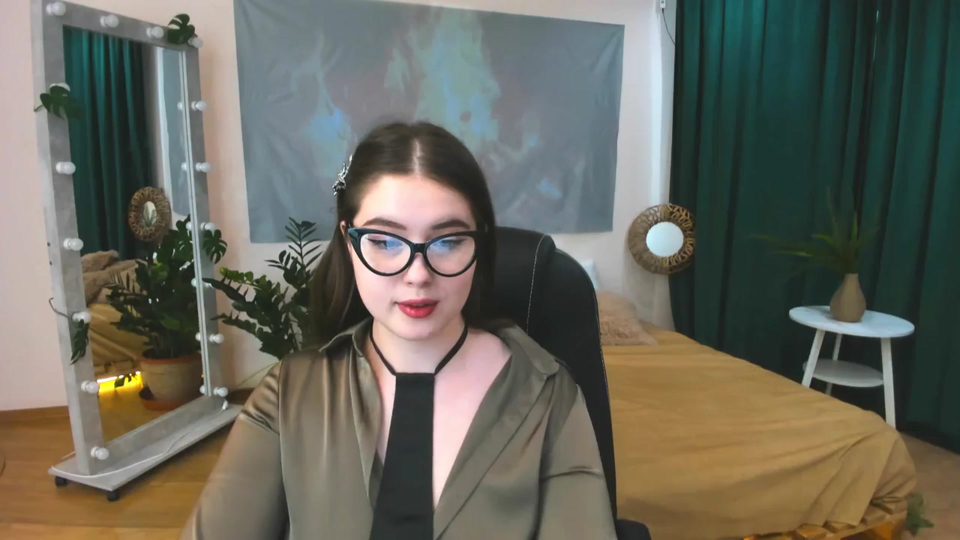 Gallery image thumbnail from AdmireMyEyes's myfreecams stream on, 06/06/2024, 07:04 image 16 of 20