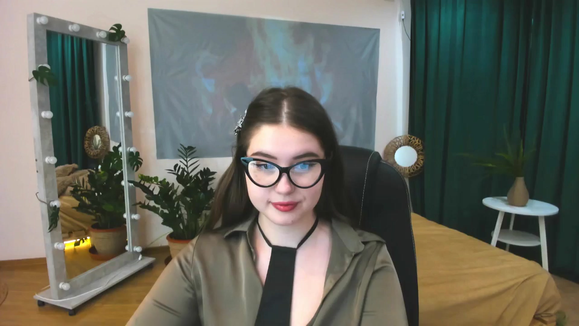 Gallery image thumbnail from AdmireMyEyes's myfreecams stream on, 06/06/2024, 07:49 image 1 of 20
