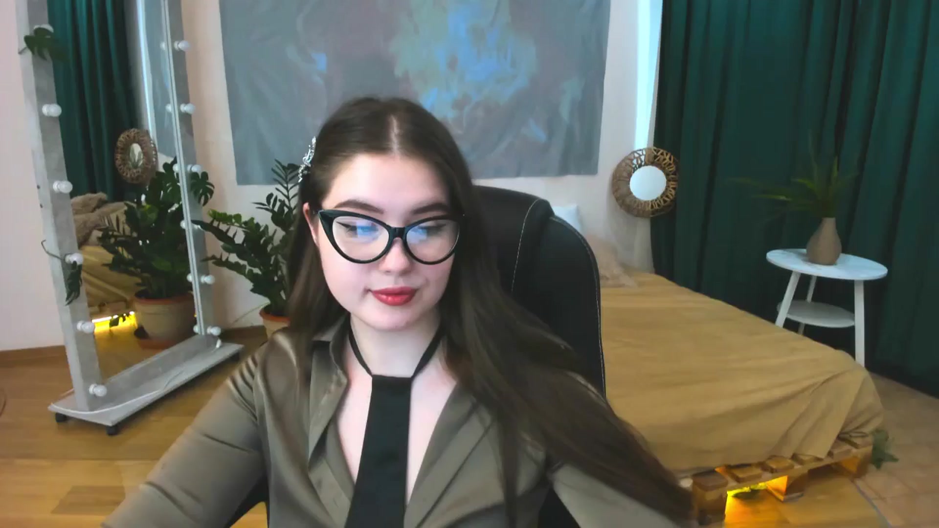 Gallery image thumbnail from AdmireMyEyes's myfreecams stream on, 06/06/2024, 10:00 image 1 of 20
