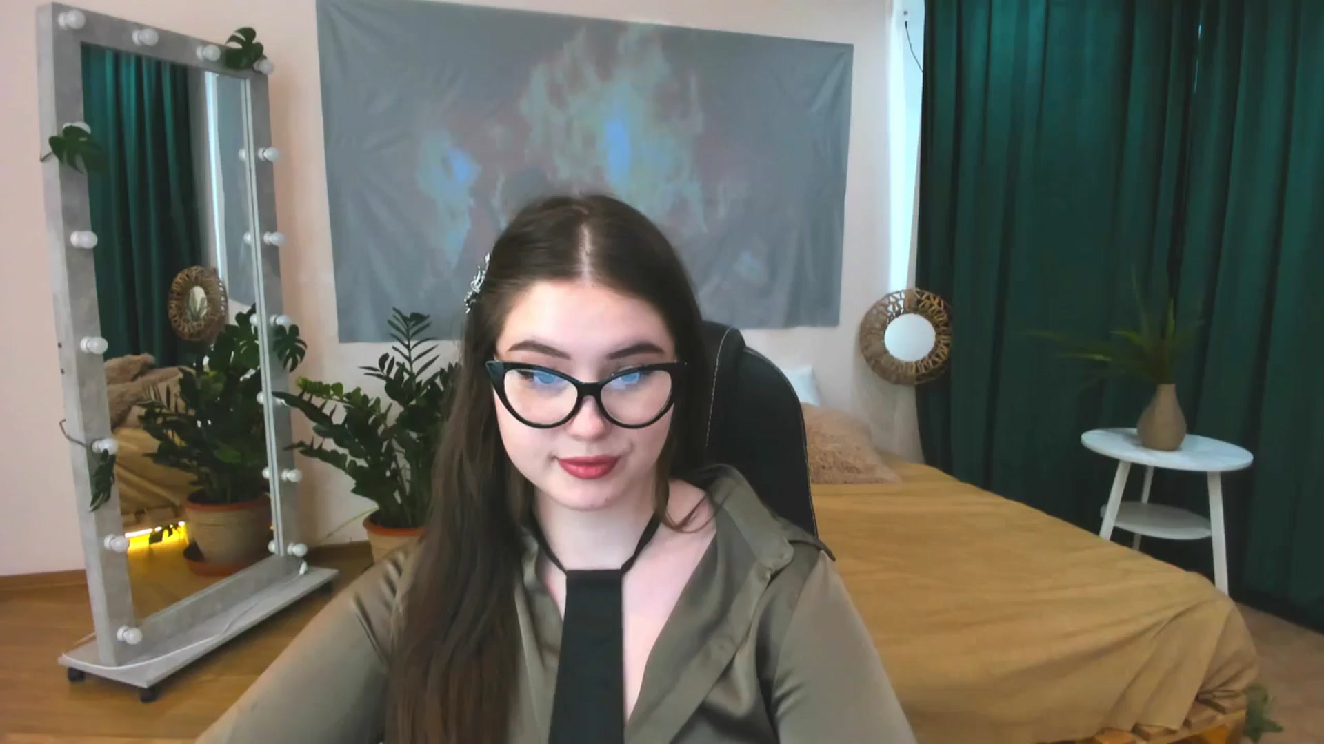 Gallery image thumbnail from AdmireMyEyes's myfreecams stream on, 06/06/2024, 10:00 image 18 of 20