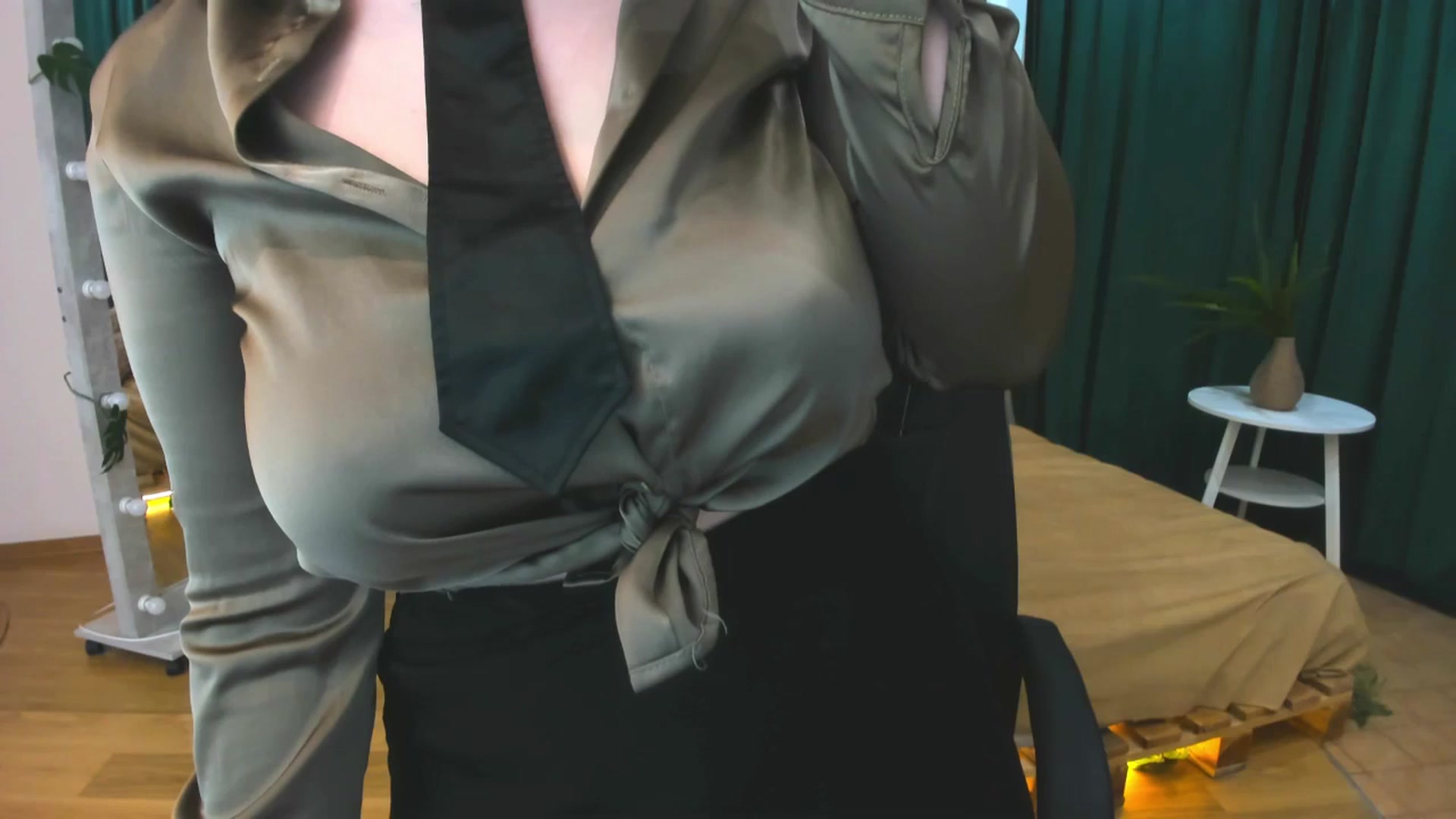 Gallery image thumbnail from AdmireMyEyes's myfreecams stream on, 06/06/2024, 10:00 image 4 of 20