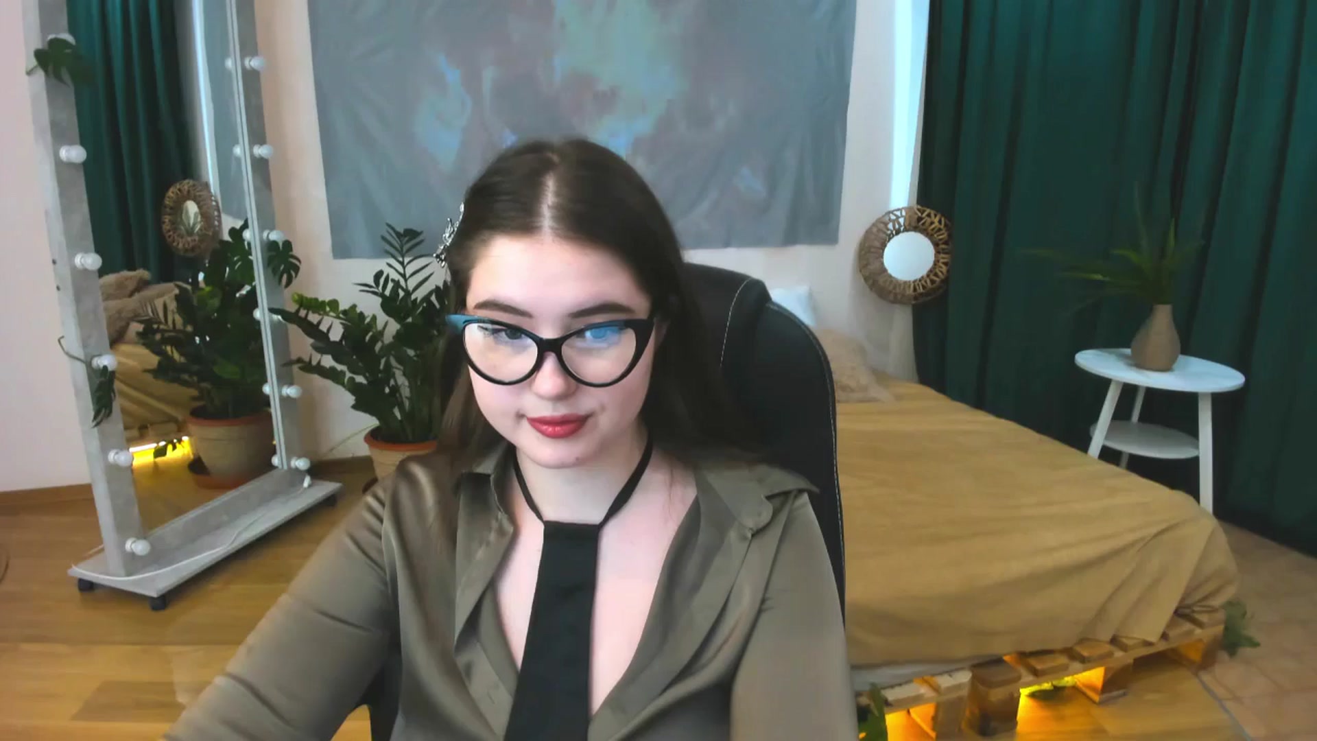Gallery image thumbnail from AdmireMyEyes's myfreecams stream on, 06/06/2024, 10:00 image 2 of 20