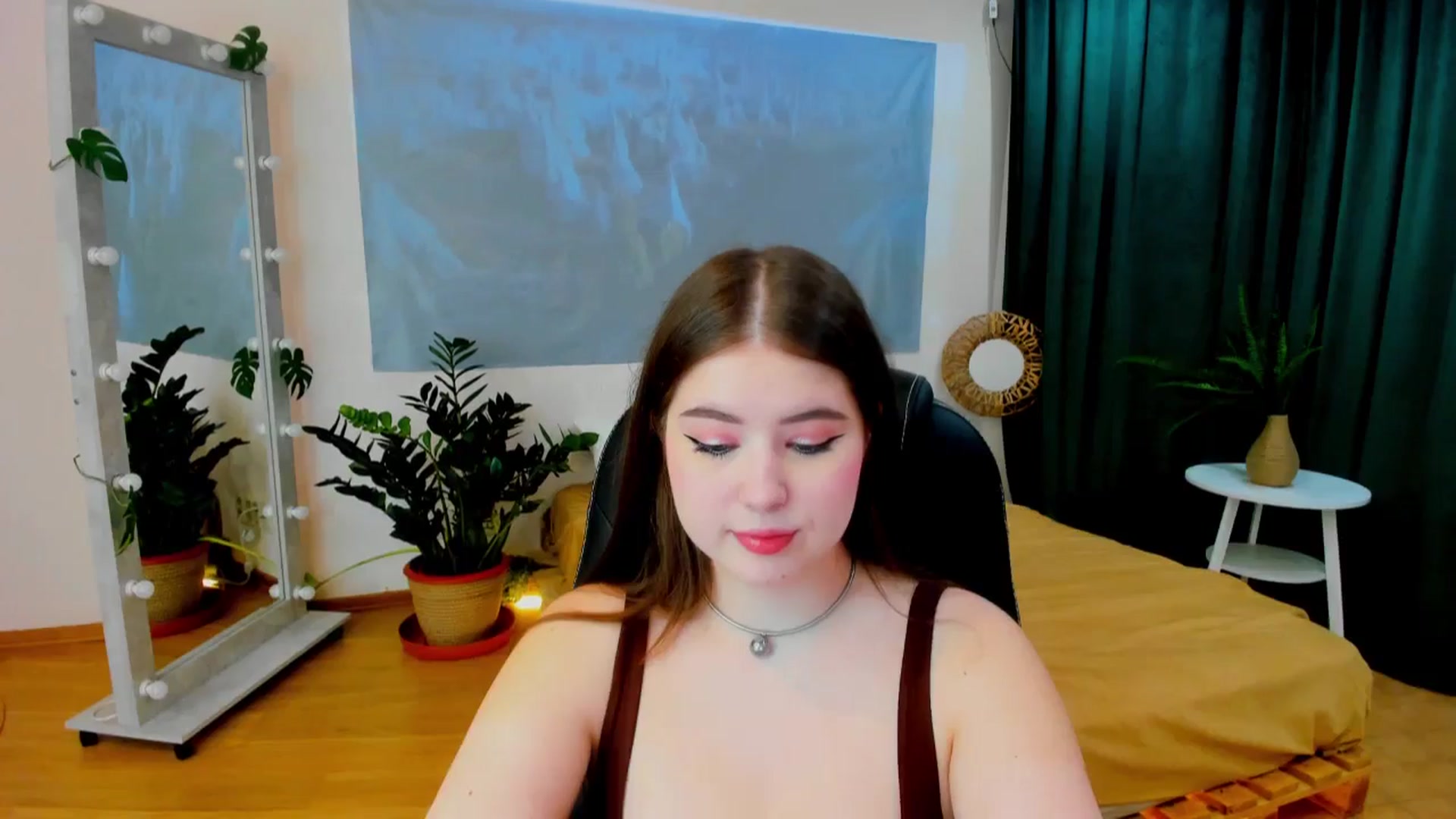 Gallery image thumbnail from AdmireMyEyes's myfreecams stream on, 06/08/2024, 18:26 image 20 of 20