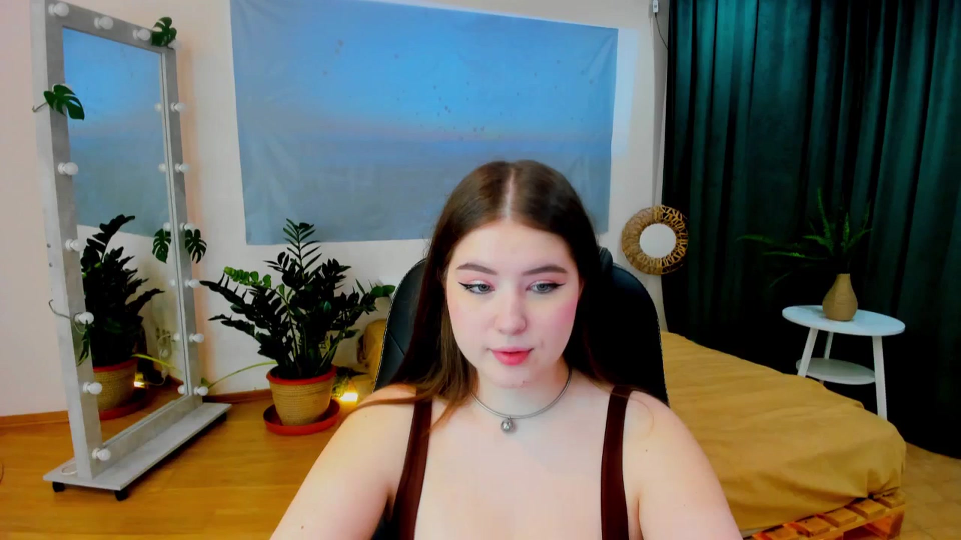 Gallery image thumbnail from AdmireMyEyes's myfreecams stream on, 06/08/2024, 18:26 image 14 of 20