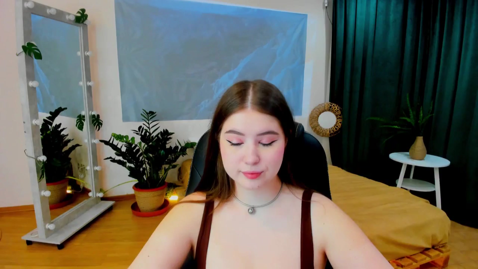 Gallery image thumbnail from AdmireMyEyes's myfreecams stream on, 06/08/2024, 18:26 image 16 of 20