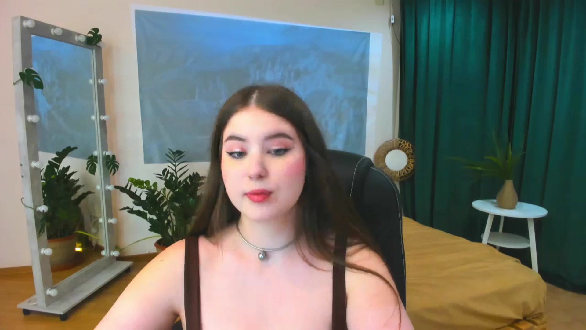 Gallery image thumbnail from AdmireMyEyes's myfreecams stream on, 06/08/2024, 21:13 image 10 of 20