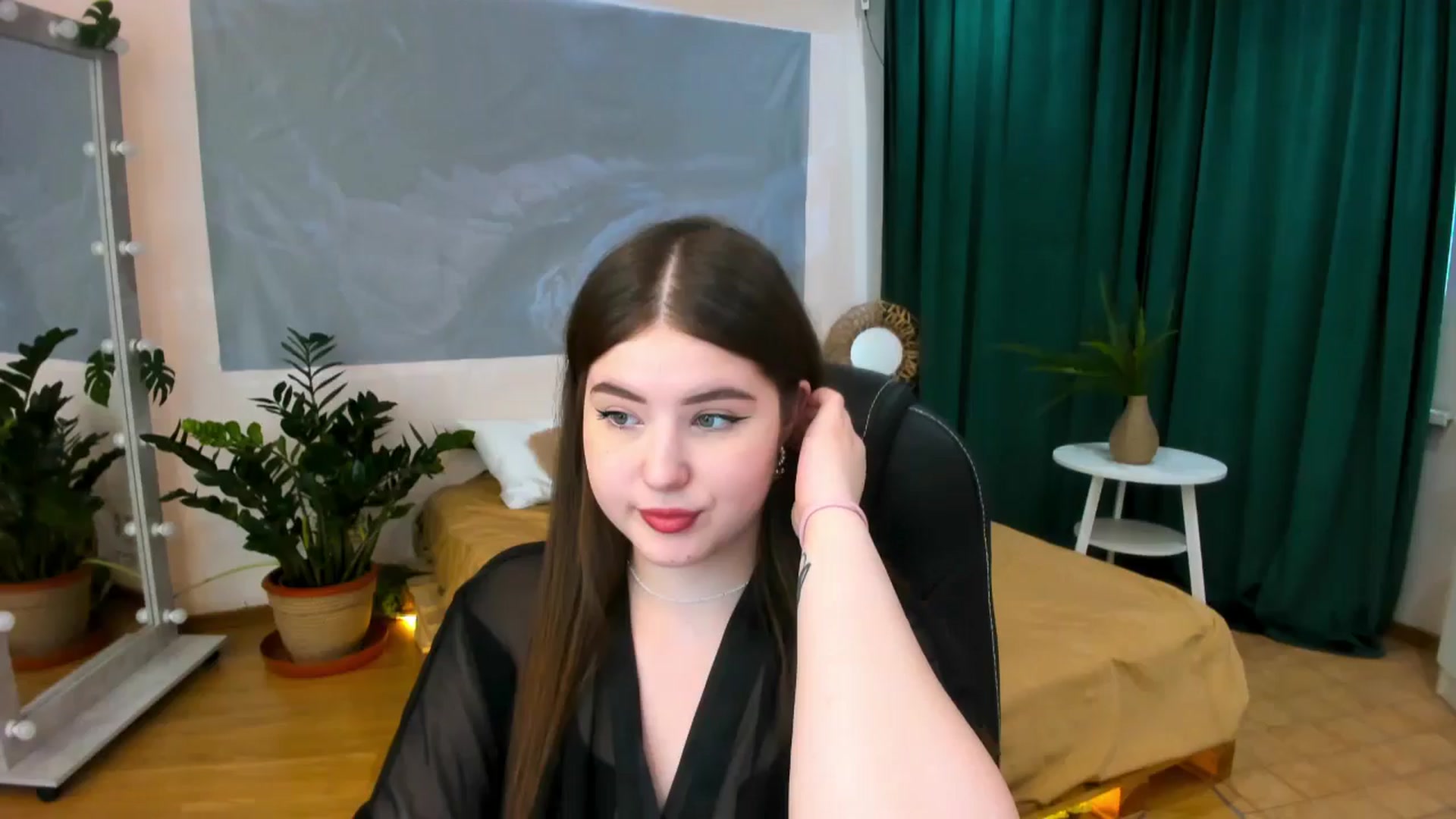 Gallery image thumbnail from AdmireMyEyes's myfreecams stream on, 06/12/2024, 07:48 image 7 of 20