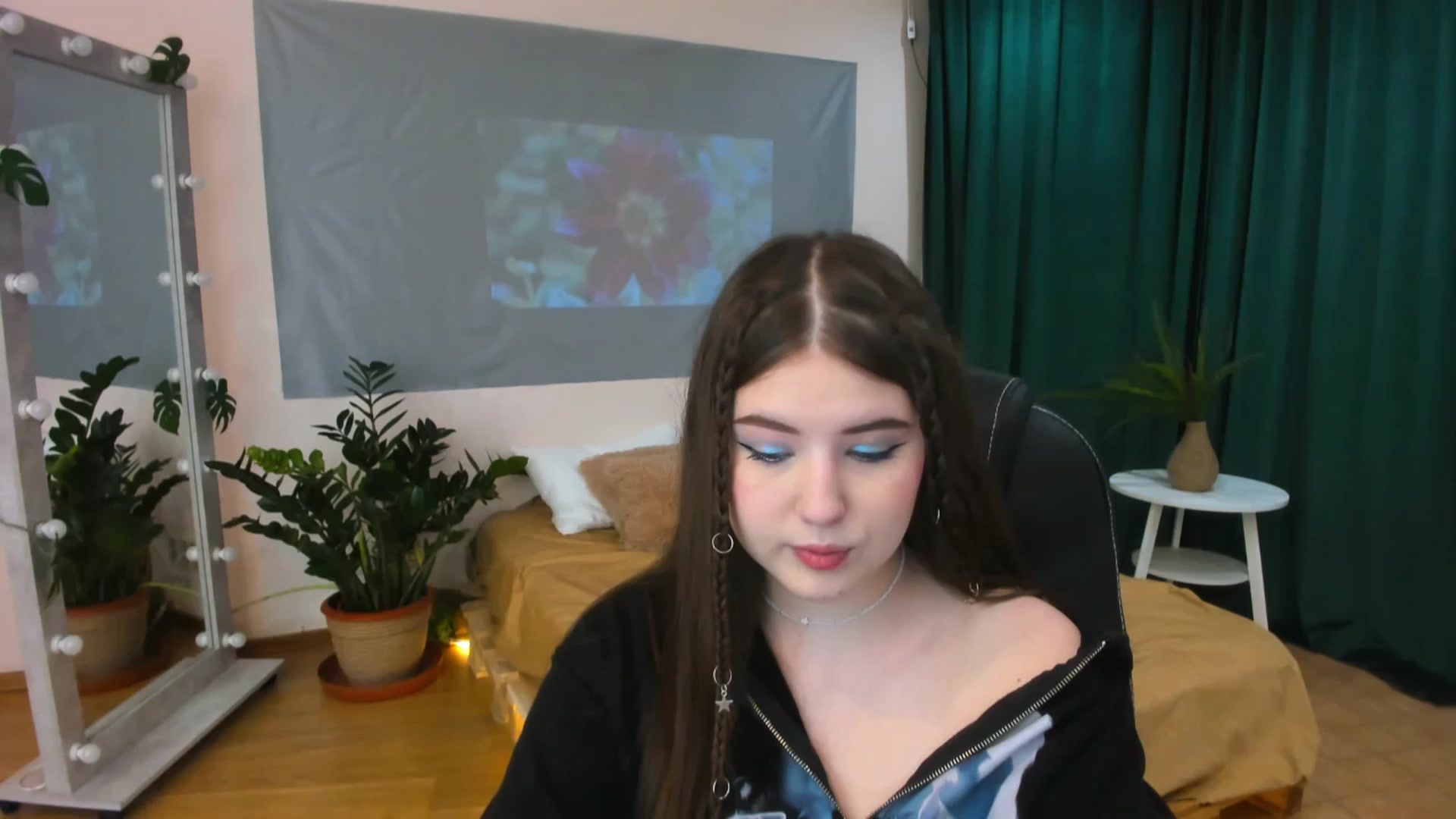 Gallery image thumbnail from AdmireMyEyes's myfreecams stream on, 06/13/2024, 19:41 image 1 of 20
