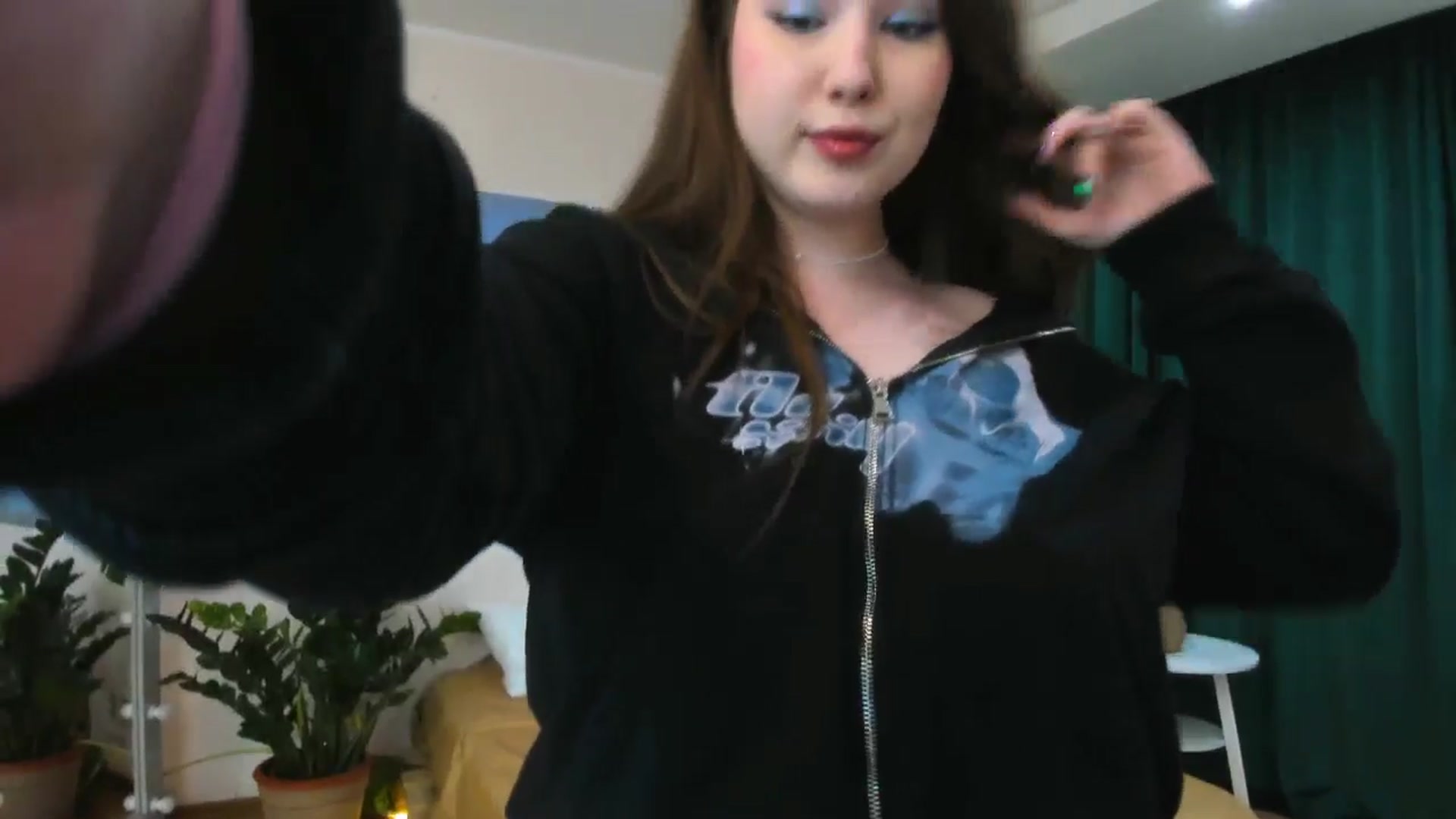 Gallery image thumbnail from AdmireMyEyes's myfreecams stream on, 06/13/2024, 19:41 image 14 of 20