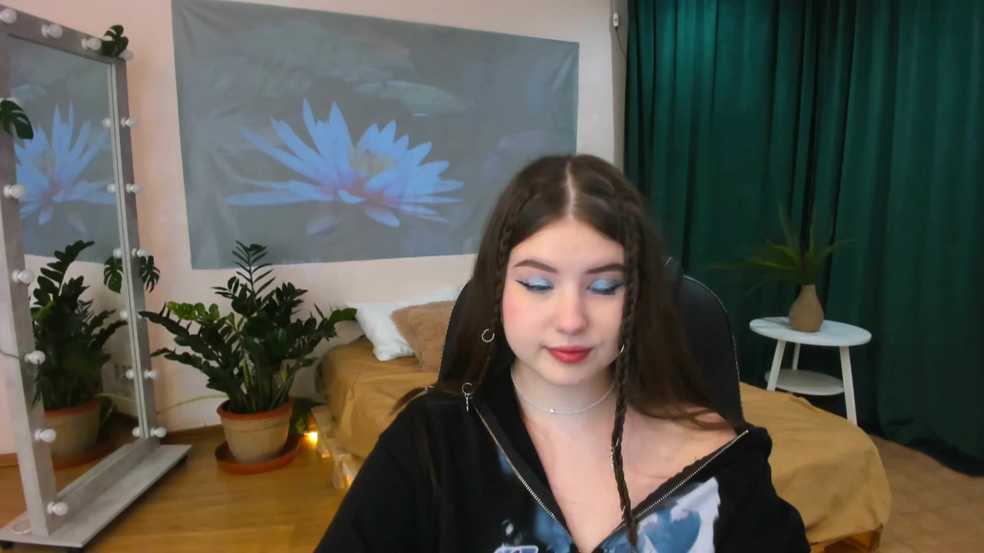 Gallery image thumbnail from AdmireMyEyes's myfreecams stream on, 06/13/2024, 19:41 image 7 of 20
