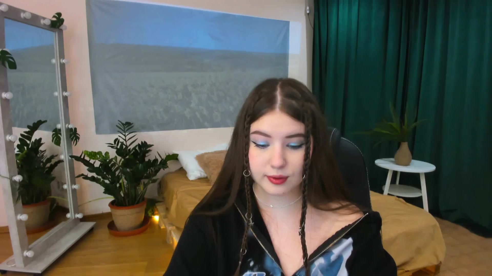 Gallery image thumbnail from AdmireMyEyes's myfreecams stream on, 06/13/2024, 19:41 image 8 of 20