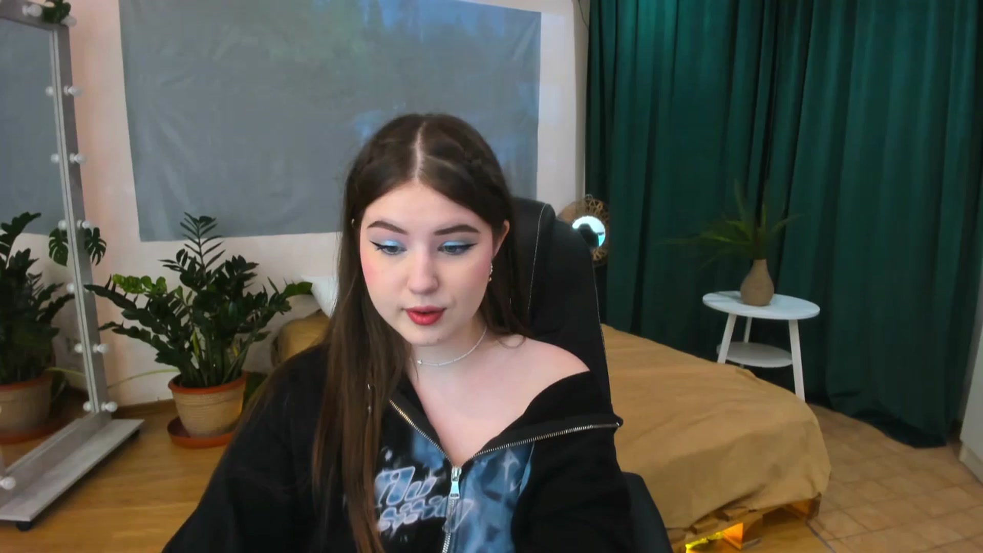 Gallery image thumbnail from AdmireMyEyes's myfreecams stream on, 06/13/2024, 19:41 image 19 of 20