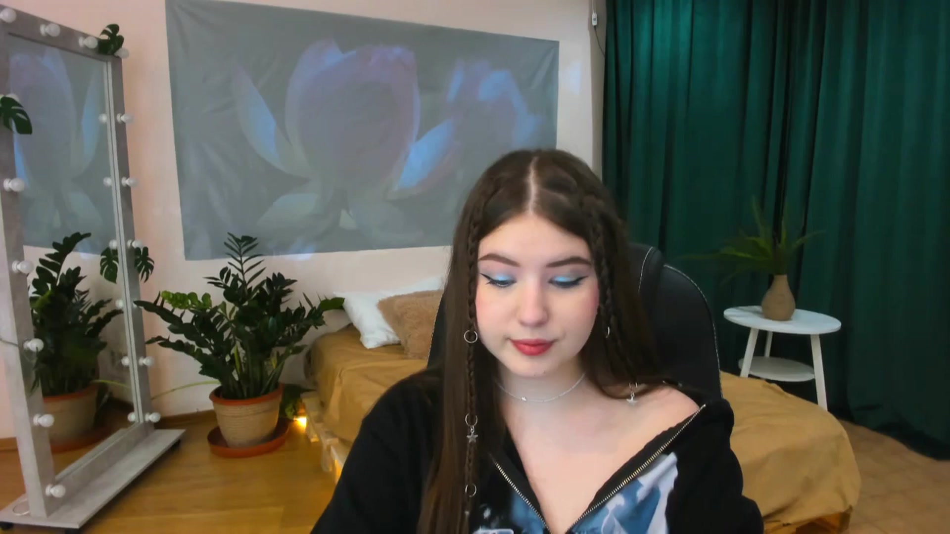 Gallery image thumbnail from AdmireMyEyes's myfreecams stream on, 06/13/2024, 19:41 image 4 of 20