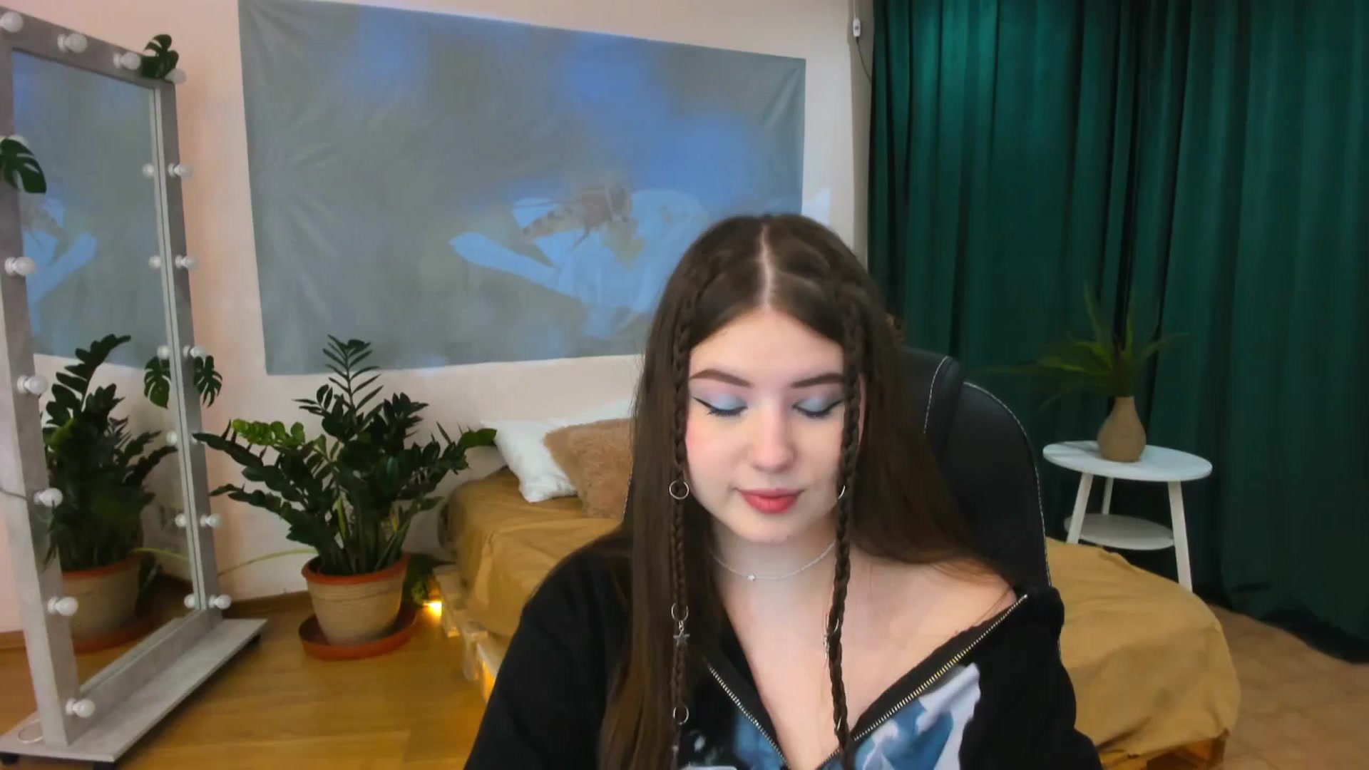 Gallery image thumbnail from AdmireMyEyes's myfreecams stream on, 06/13/2024, 19:41 image 3 of 20