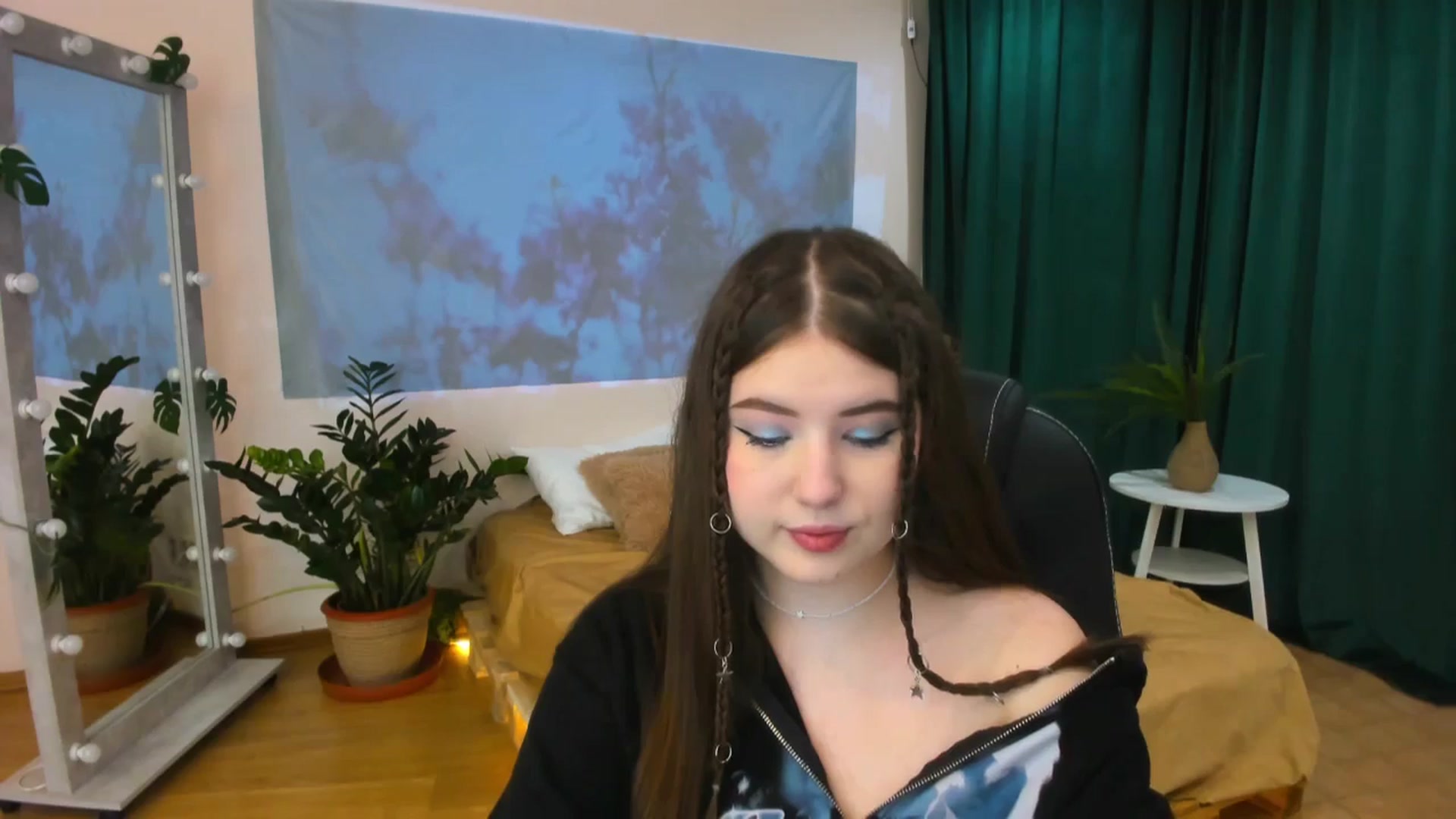 Gallery image thumbnail from AdmireMyEyes's myfreecams stream on, 06/13/2024, 19:41 image 2 of 20