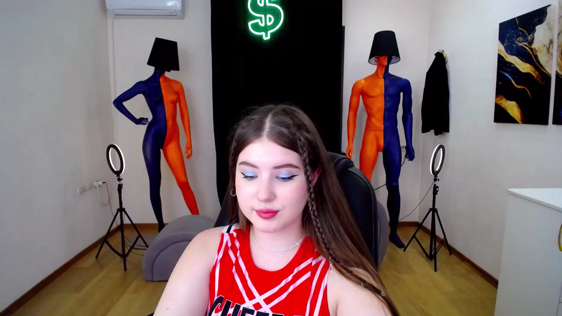 Gallery image thumbnail from AdmireMyEyes's myfreecams stream on, 06/13/2024, 23:46 image 13 of 20