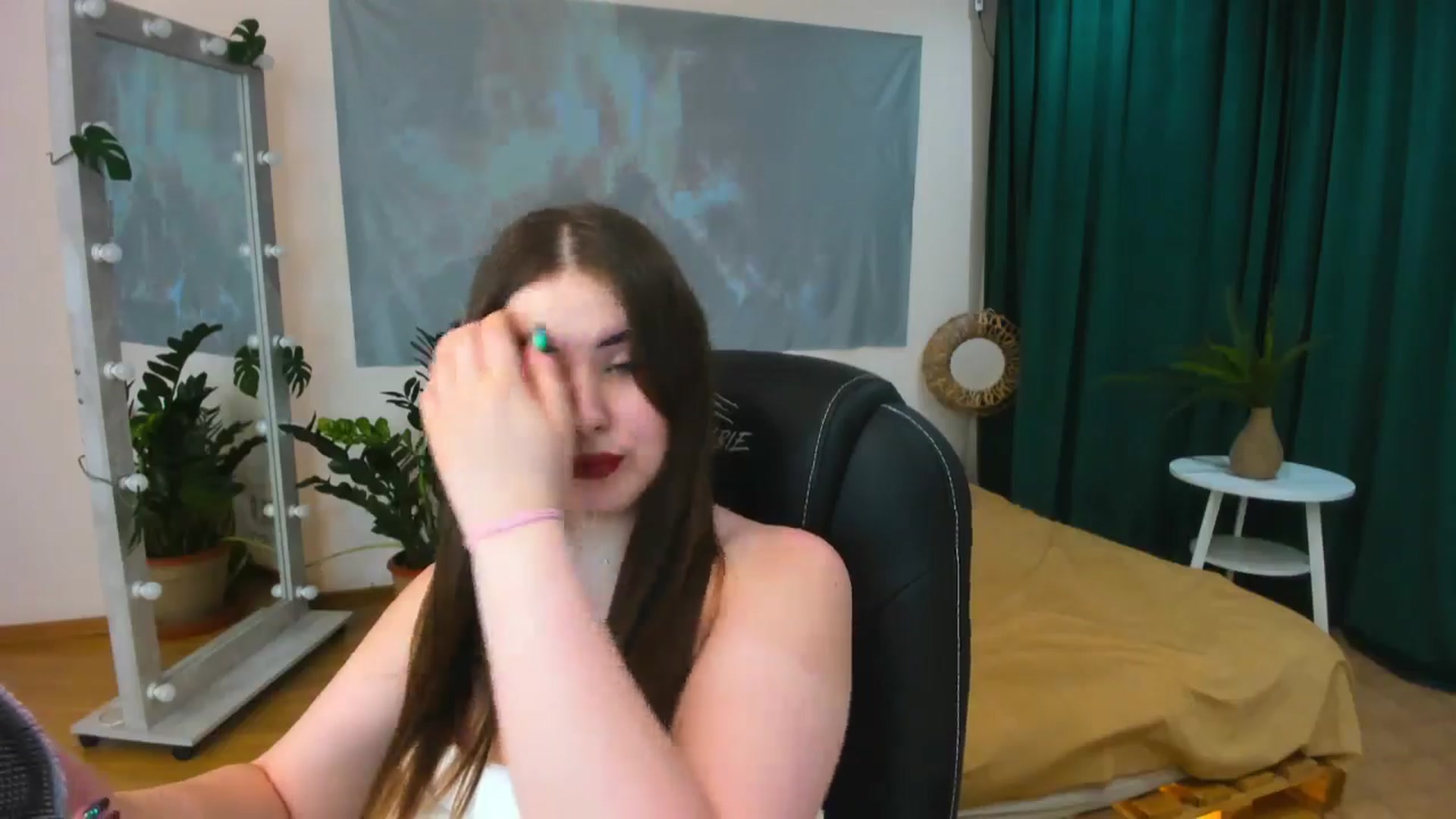 Gallery image thumbnail from AdmireMyEyes's myfreecams stream on, 06/16/2024, 23:09 image 19 of 20
