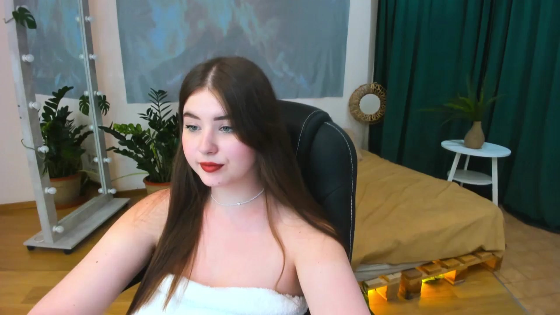 Gallery image thumbnail from AdmireMyEyes's myfreecams stream on, 06/17/2024, 24:55 image 11 of 20