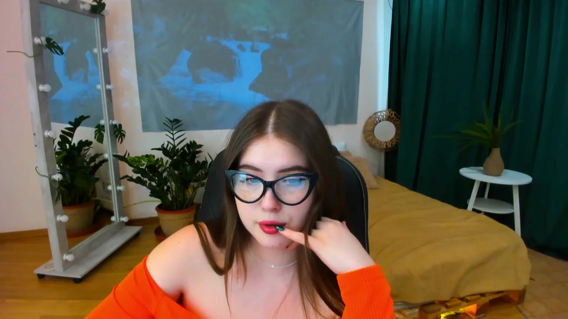 Gallery image thumbnail from AdmireMyEyes's myfreecams stream on, 06/19/2024, 09:00 image 20 of 20