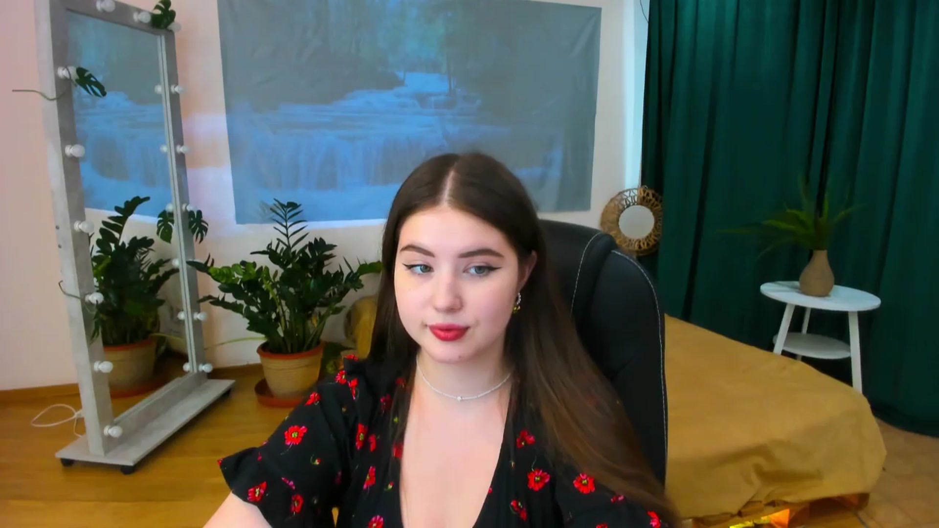Gallery image thumbnail from AdmireMyEyes's myfreecams stream on, 06/20/2024, 08:31 image 7 of 20