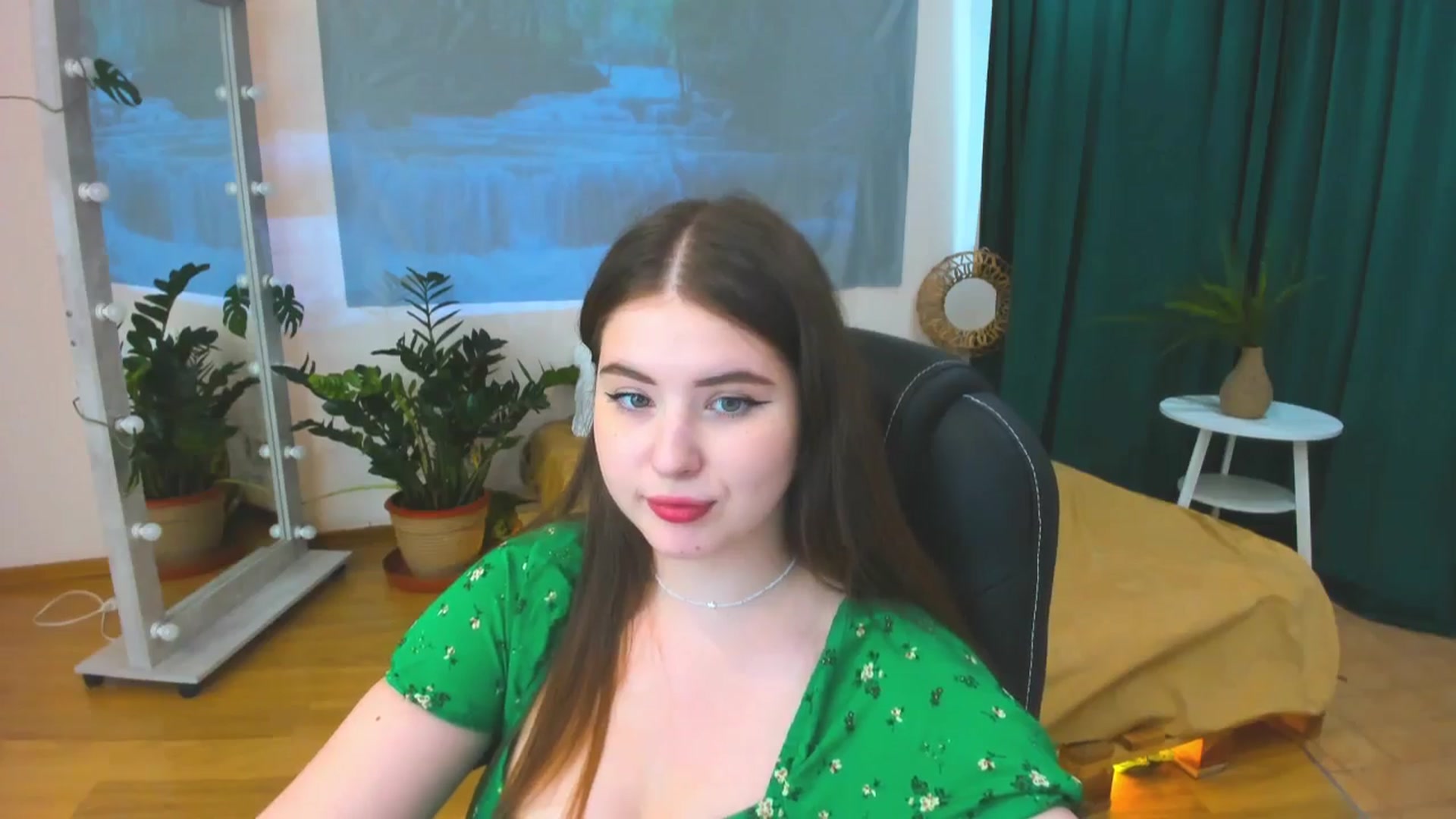 Gallery image thumbnail from AdmireMyEyes's myfreecams stream on, 06/20/2024, 09:50 image 16 of 20