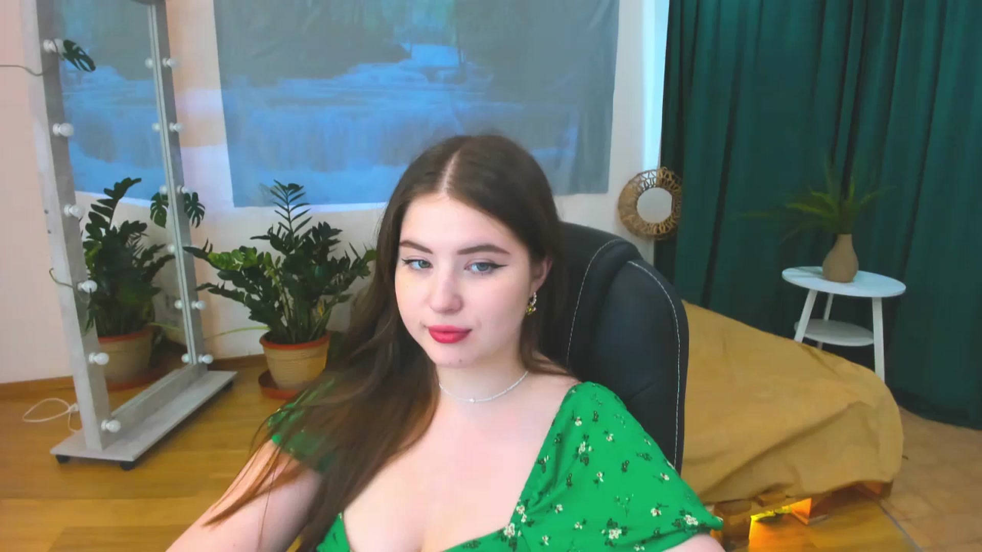 Gallery image thumbnail from AdmireMyEyes's myfreecams stream on, 06/20/2024, 09:50 image 5 of 20