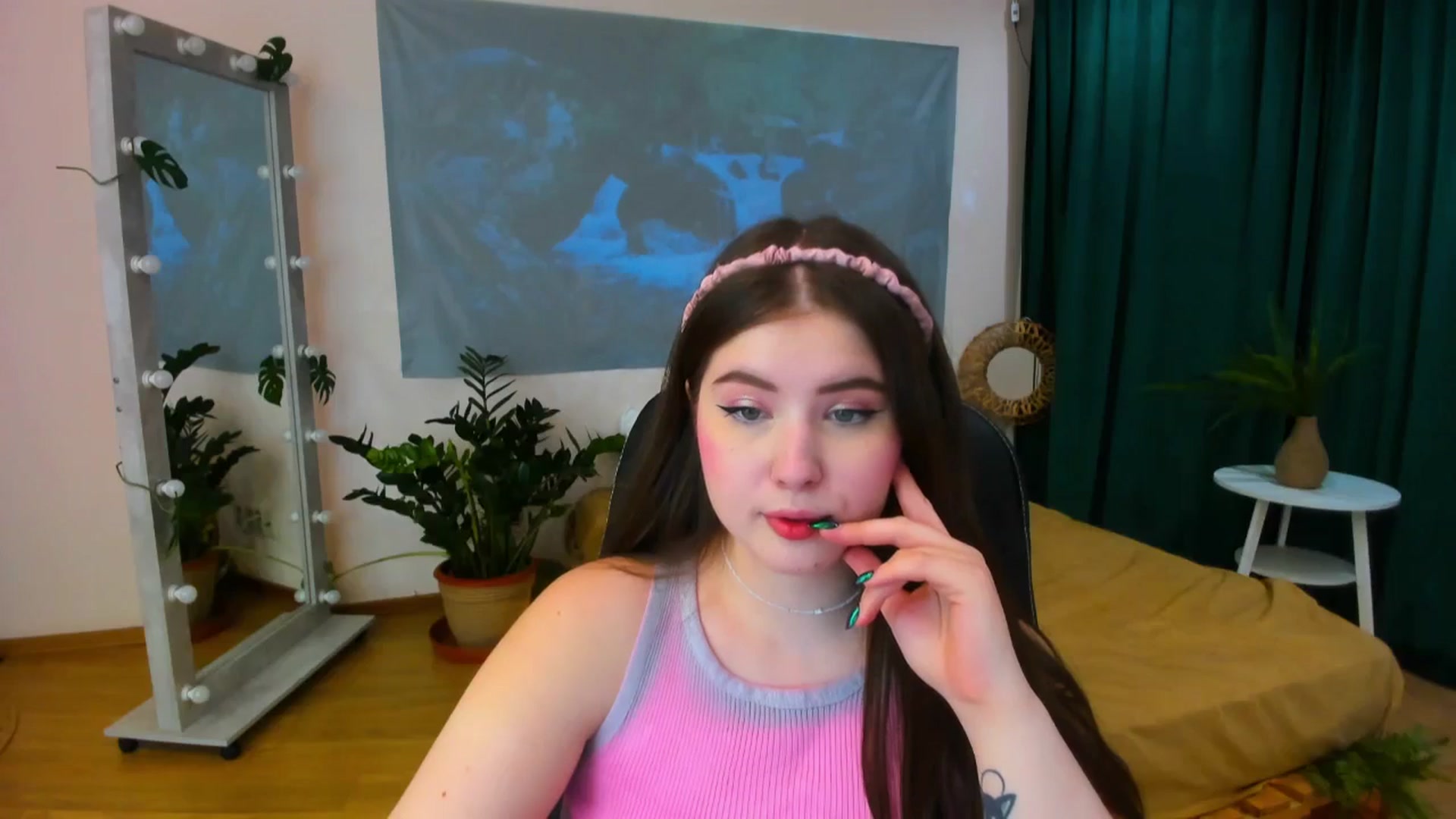 Gallery image thumbnail from AdmireMyEyes's myfreecams stream on, 06/21/2024, 18:25 image 2 of 20