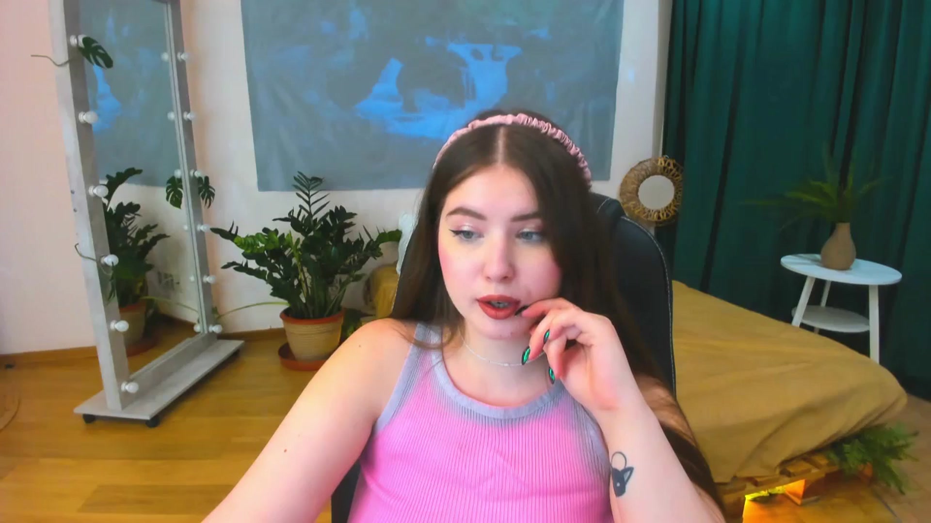 Gallery image thumbnail from AdmireMyEyes's myfreecams stream on, 06/21/2024, 20:37 image 14 of 20
