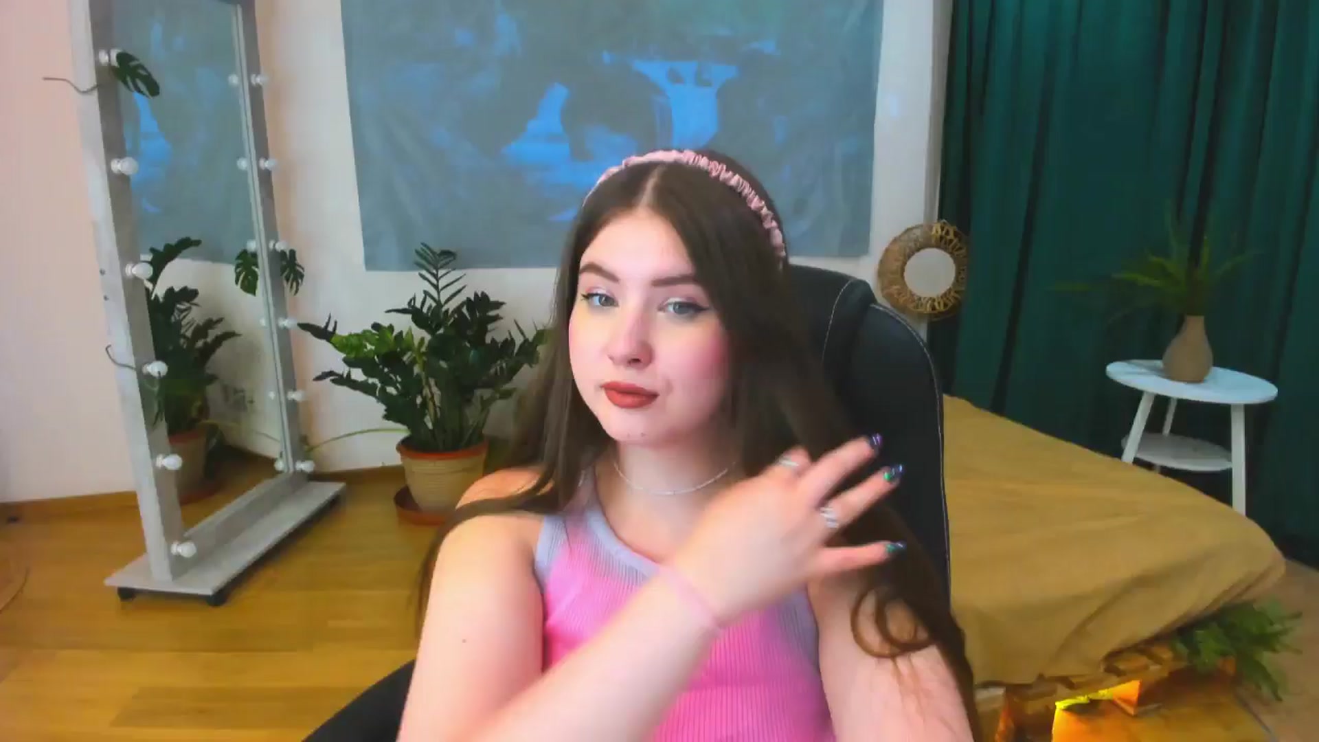 Gallery image thumbnail from AdmireMyEyes's myfreecams stream on, 06/21/2024, 20:37 image 7 of 20