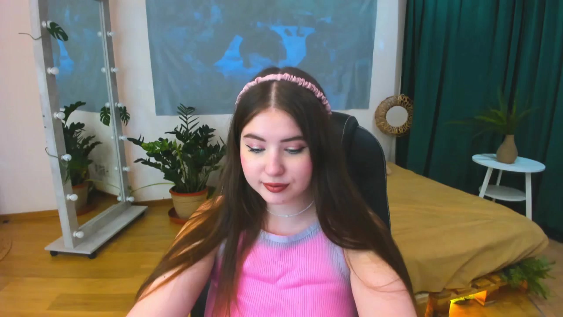 Gallery image thumbnail from AdmireMyEyes's myfreecams stream on, 06/21/2024, 20:37 image 5 of 20