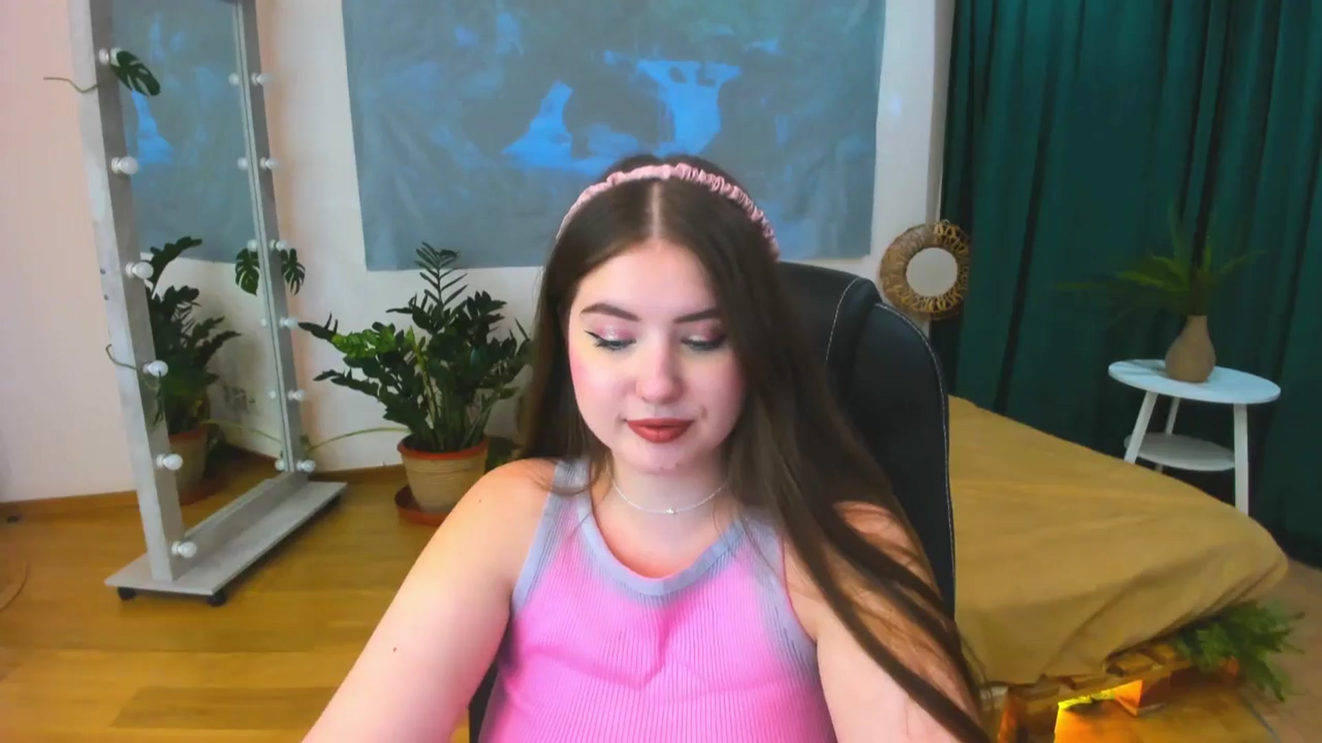 Gallery image thumbnail from AdmireMyEyes's myfreecams stream on, 06/21/2024, 20:37 image 9 of 20