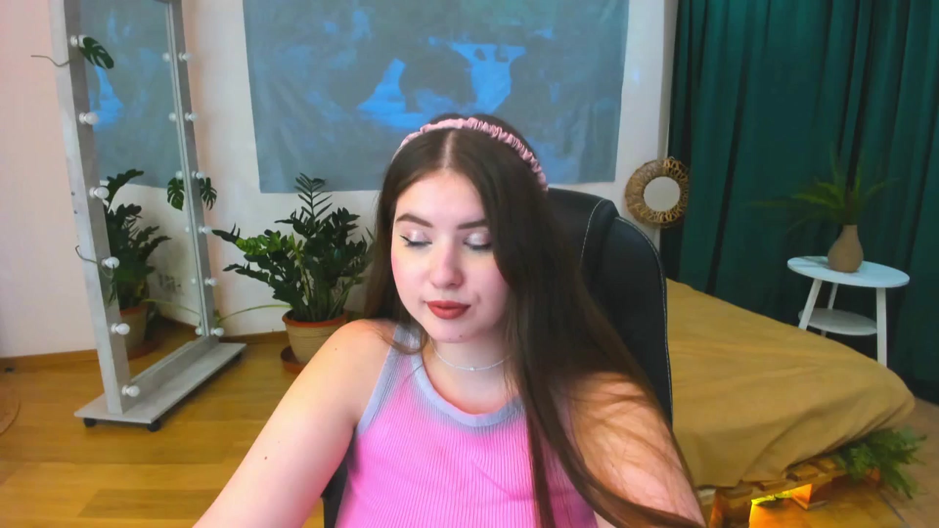 Gallery image thumbnail from AdmireMyEyes's myfreecams stream on, 06/21/2024, 20:37 image 12 of 20