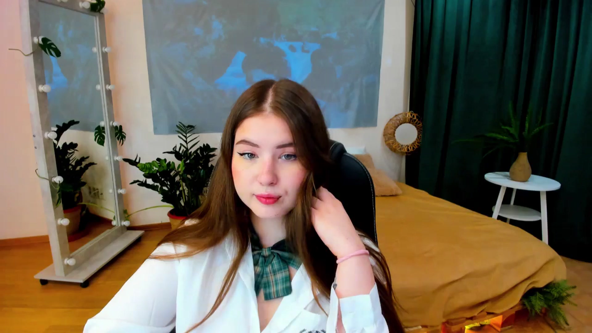 Gallery image thumbnail from AdmireMyEyes's myfreecams stream on, 06/22/2024, 18:33 image 11 of 20