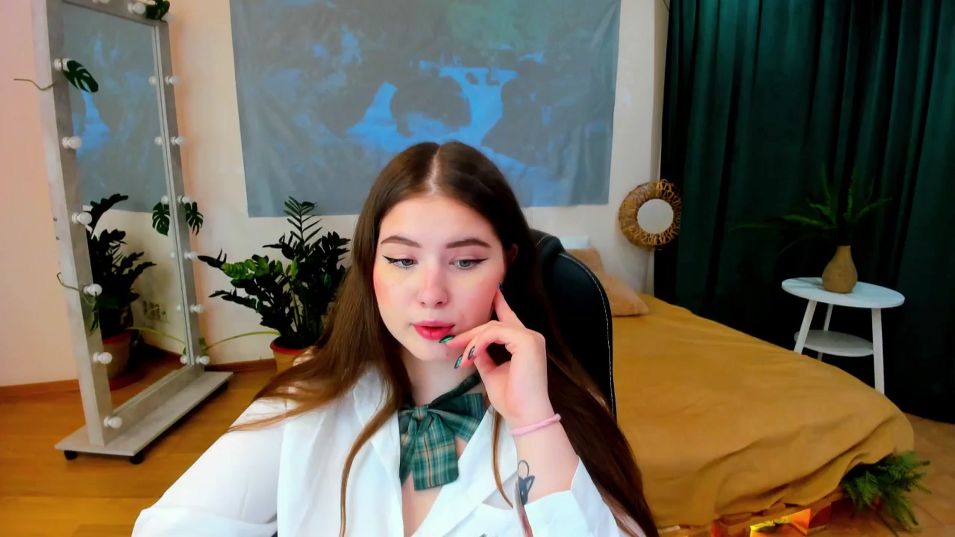 Gallery image thumbnail from AdmireMyEyes's myfreecams stream on, 06/22/2024, 18:33 image 14 of 20