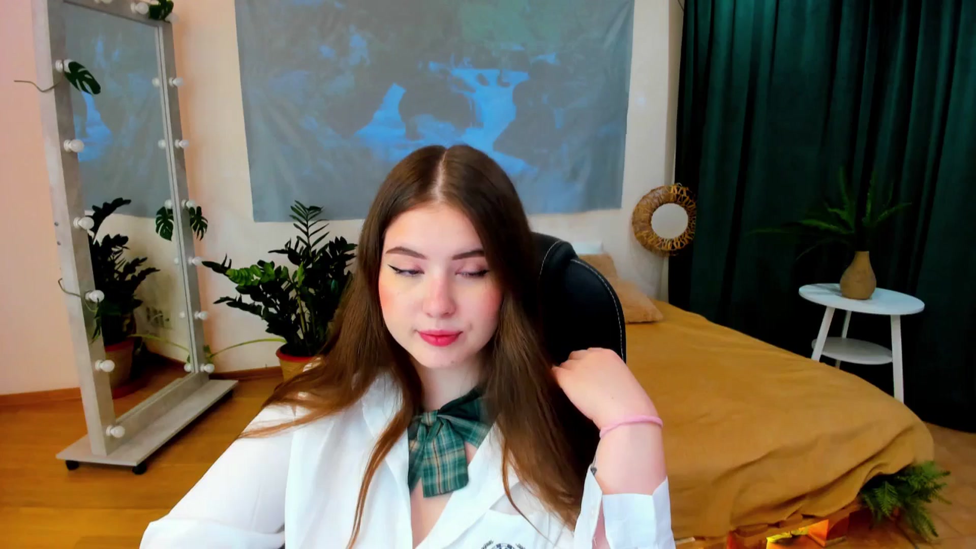 Gallery image thumbnail from AdmireMyEyes's myfreecams stream on, 06/22/2024, 18:33 image 13 of 20