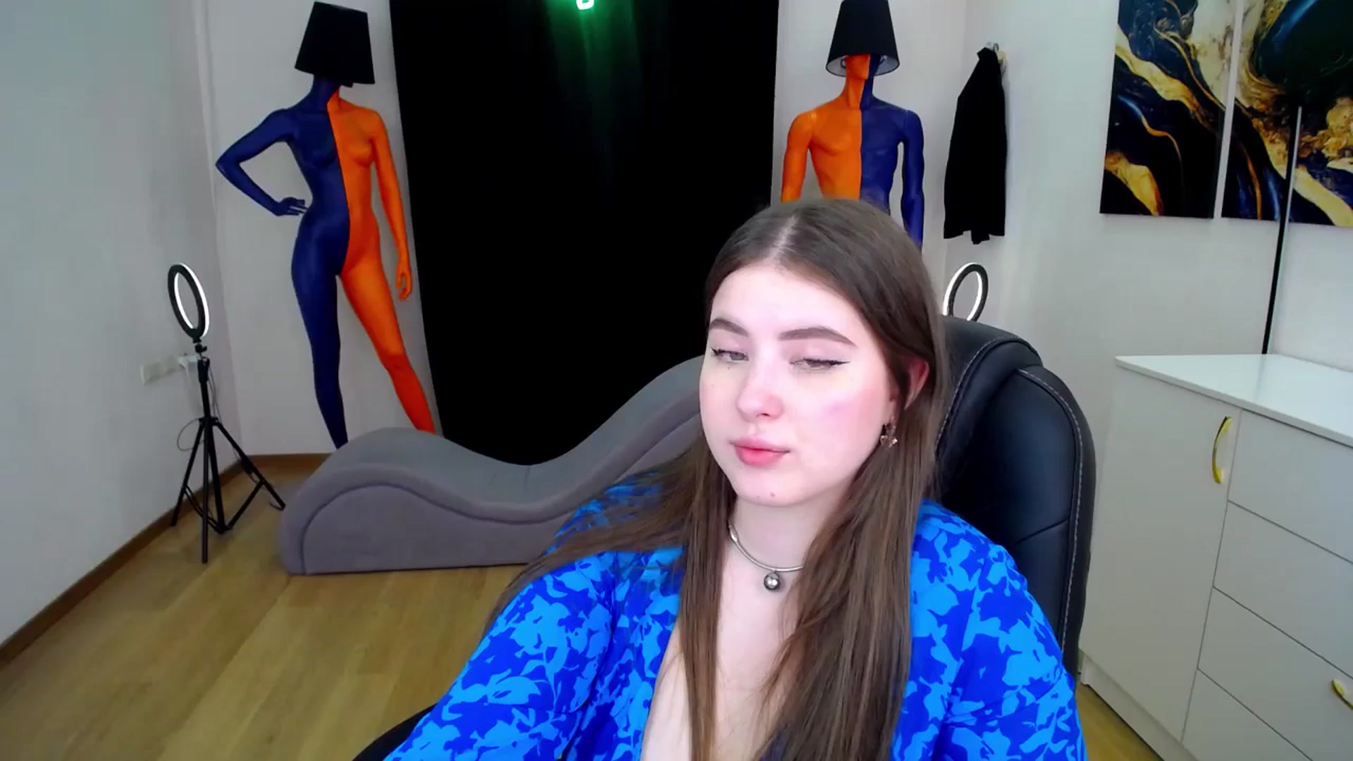 Gallery image thumbnail from AdmireMyEyes's myfreecams stream on, 06/25/2024, 05:46 image 13 of 20