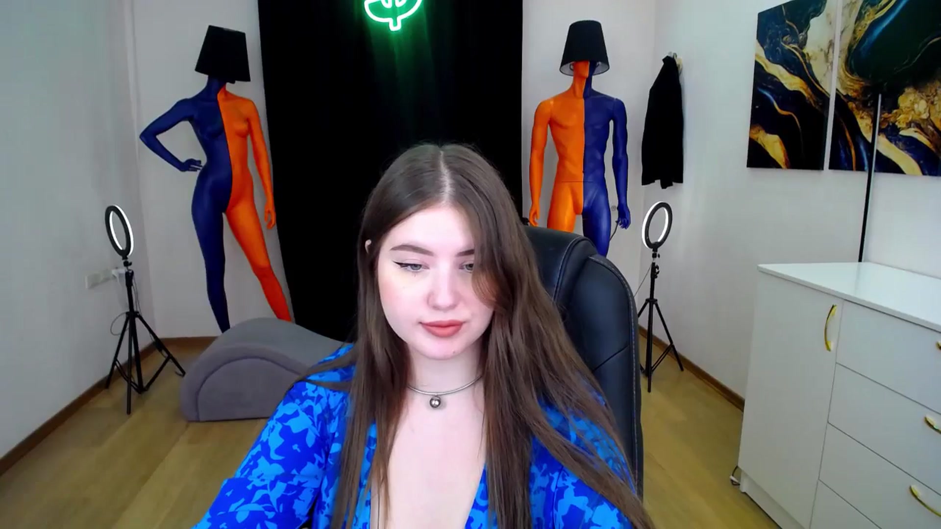 Gallery image thumbnail from AdmireMyEyes's myfreecams stream on, 06/25/2024, 07:32 image 15 of 20