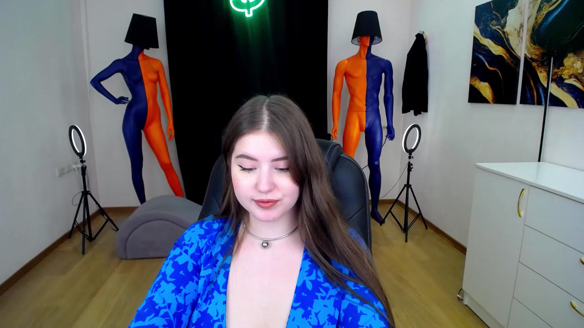 Gallery image thumbnail from AdmireMyEyes's myfreecams stream on, 06/25/2024, 07:32 image 18 of 20