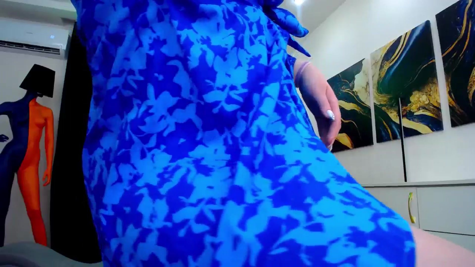 Gallery image thumbnail from AdmireMyEyes's myfreecams stream on, 06/25/2024, 07:32 image 11 of 20