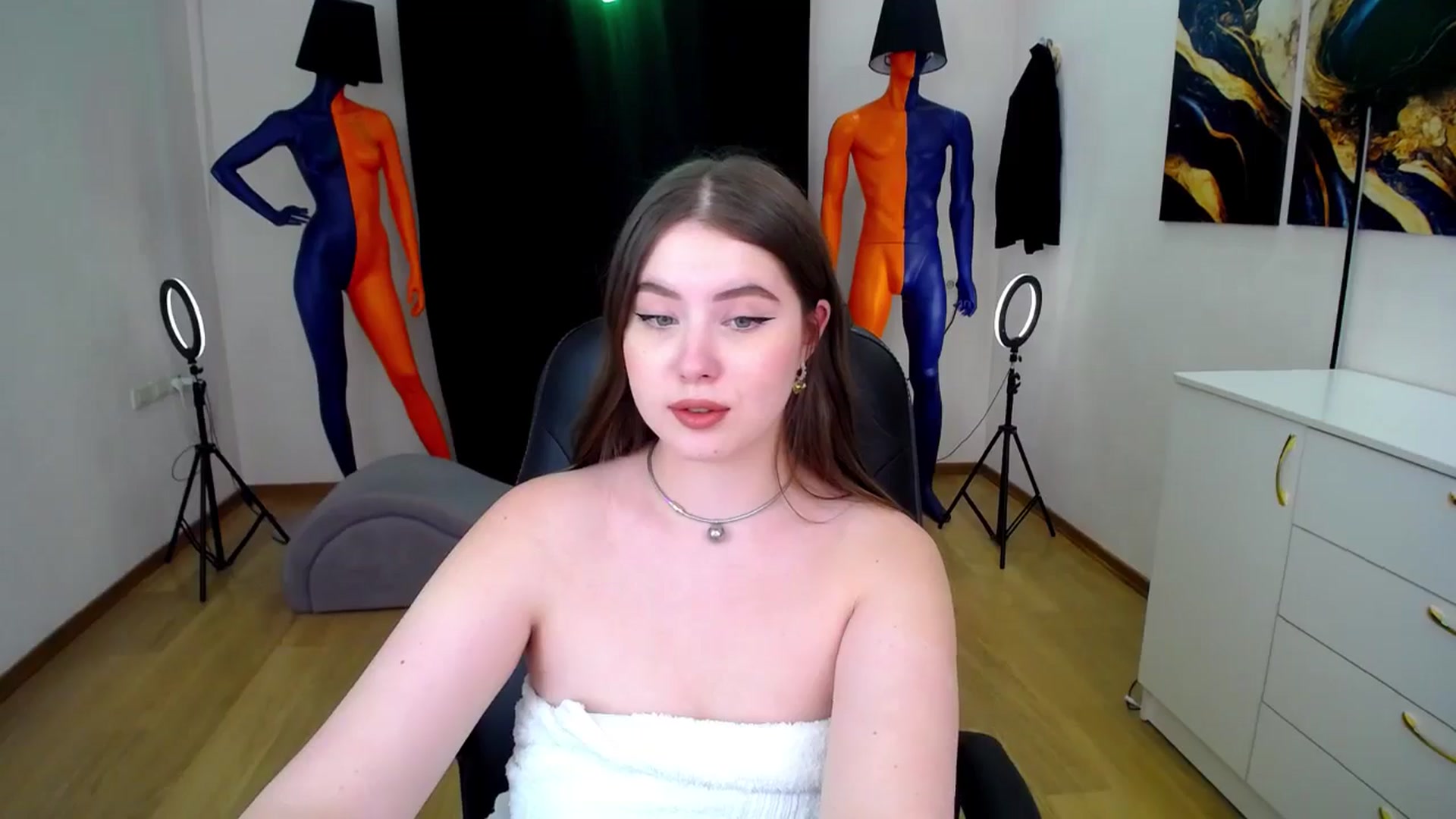 Gallery image thumbnail from AdmireMyEyes's myfreecams stream on, 06/25/2024, 07:46 image 11 of 20