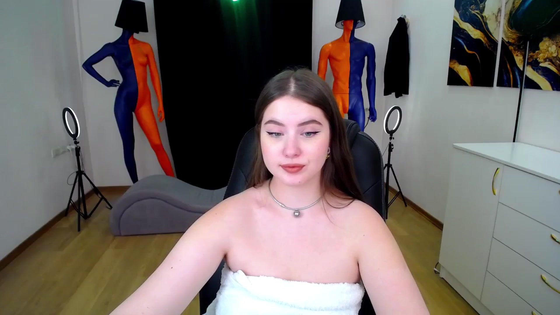 Gallery image thumbnail from AdmireMyEyes's myfreecams stream on, 06/25/2024, 07:46 image 16 of 20