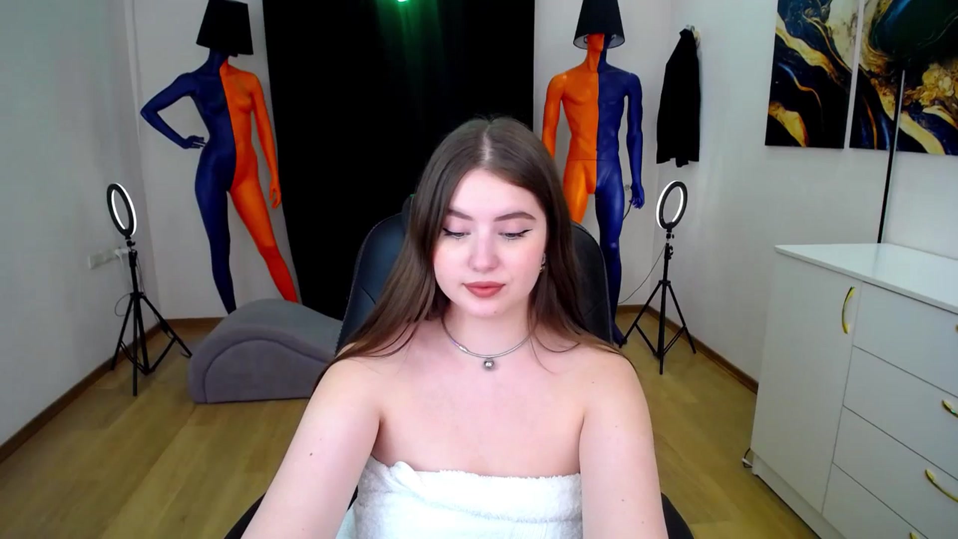 Gallery image thumbnail from AdmireMyEyes's myfreecams stream on, 06/25/2024, 07:46 image 14 of 20