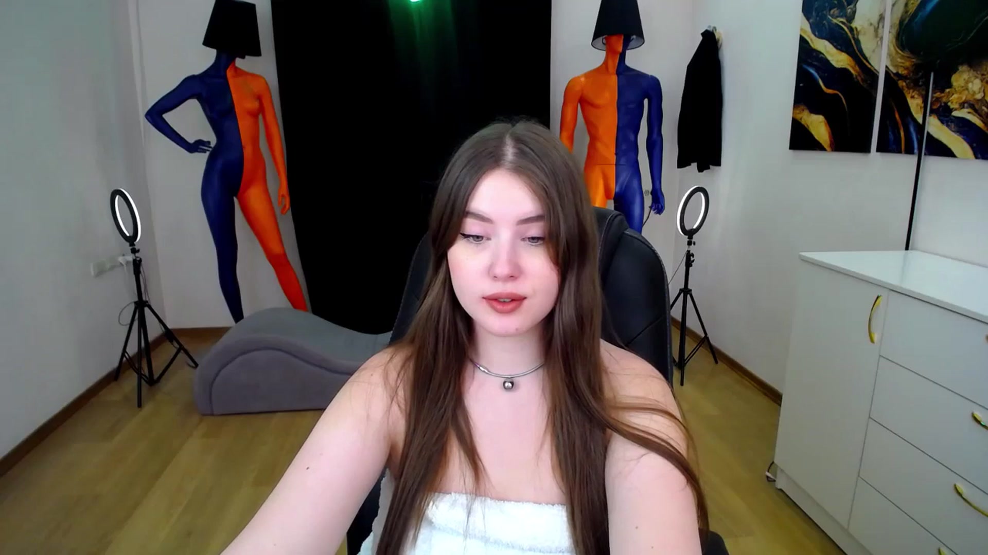 Gallery image thumbnail from AdmireMyEyes's myfreecams stream on, 06/25/2024, 07:46 image 18 of 20