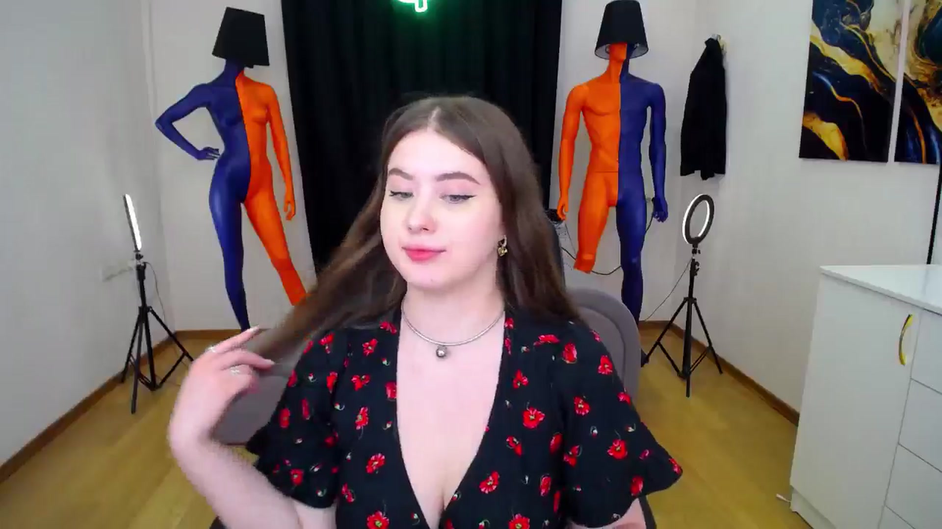 Gallery image thumbnail from AdmireMyEyes's myfreecams stream on, 06/27/2024, 20:23 image 4 of 20