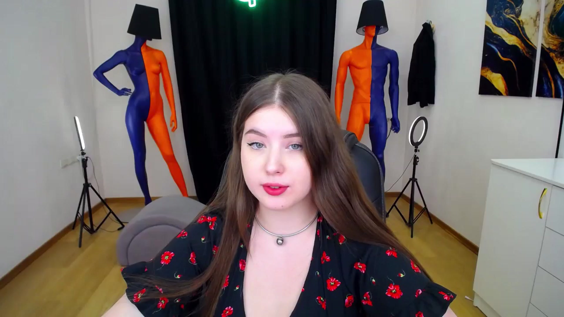 Gallery image thumbnail from AdmireMyEyes's myfreecams stream on, 06/27/2024, 20:23 image 10 of 20