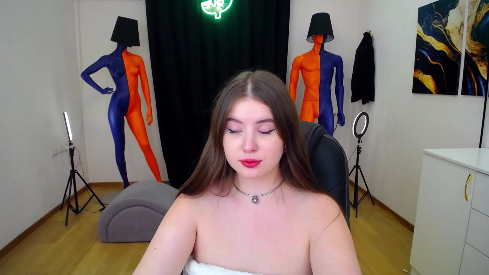 Gallery image thumbnail from AdmireMyEyes's myfreecams stream on, 06/28/2024, 01:02 image 16 of 20